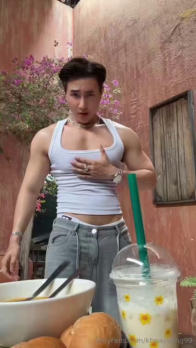 KPOP Tiktoker entregando tudo depois de uma dancinha